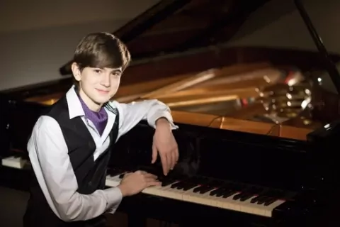 Даниил Харитонов — Российский пианист, вундеркинд, лауреат российских и международных конкурсов.