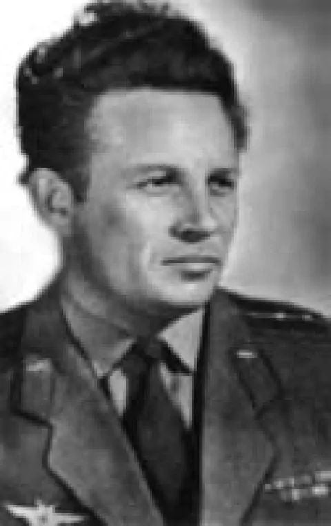 Геннадий Елисеев — Летчик истребитель, Герой Советского Союза