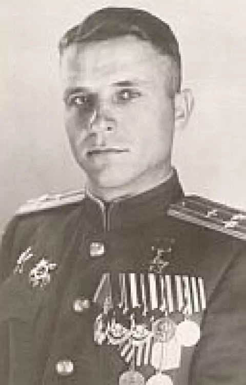 Иван Иващенко — Летчик-испытатель, Герой Советского Союза