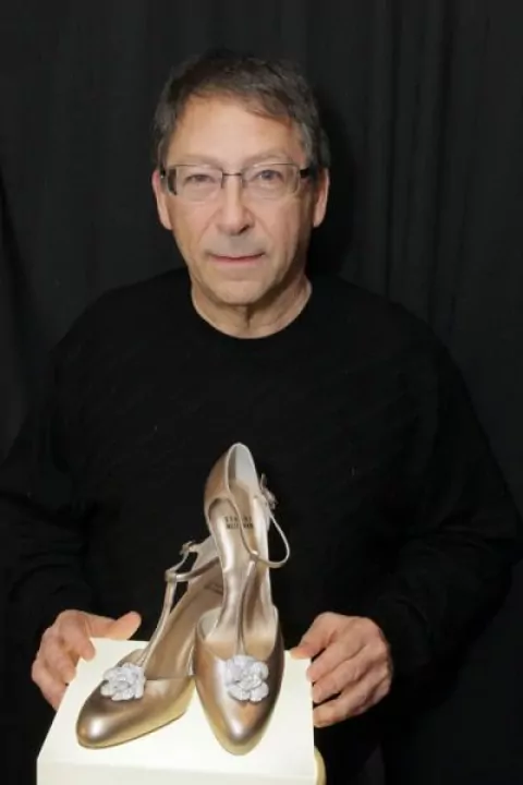 Стюарт Вайцман — Американский обувной дизайнер