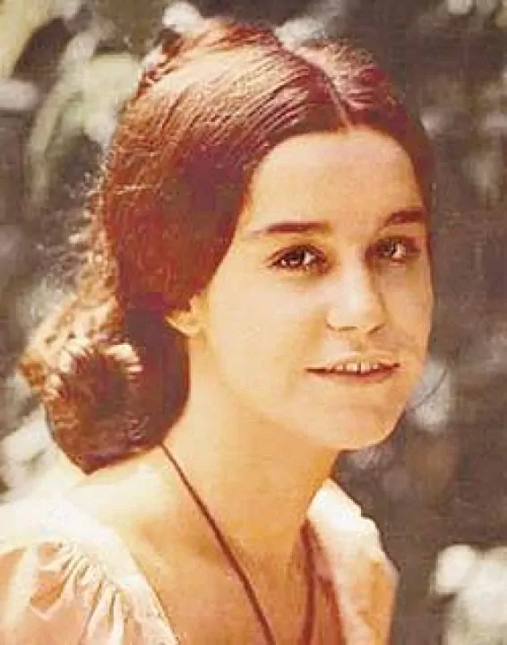 Луселия Сантос