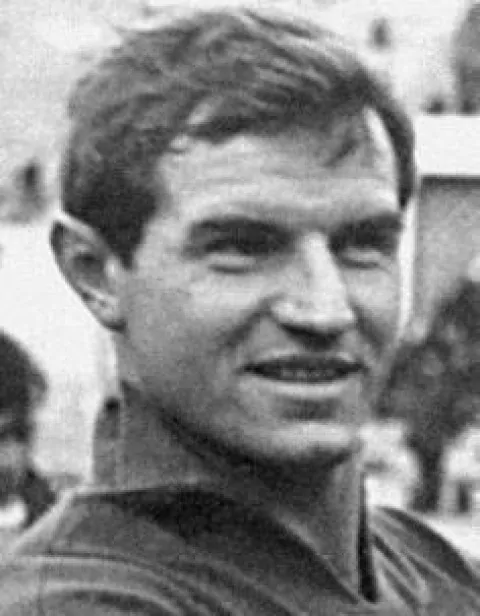 Виктор Шустиков — Советский футболист, защитник