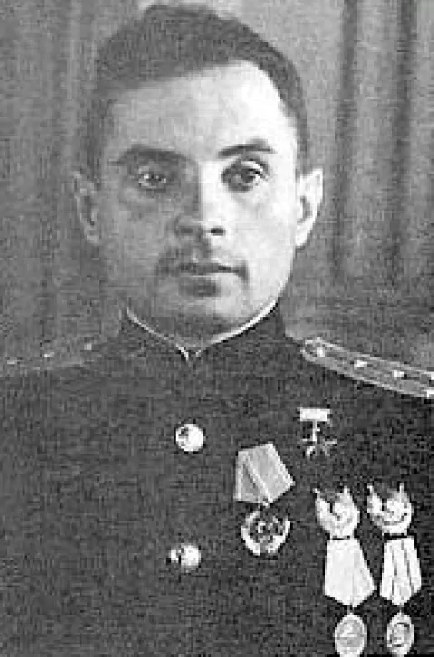 Дмитрий Лебедев — Полковник Советской армии, участник Великой Отечественной войны, Герой Советского Союза