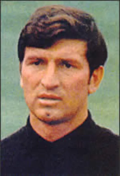 Виктор Банников — футболист. Вратарь.