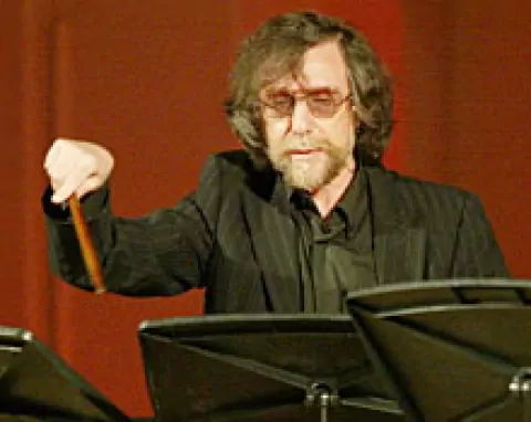 Марк Пекарский — исполнитель современной и старинной музыки, педагог, руководитель ансамбля