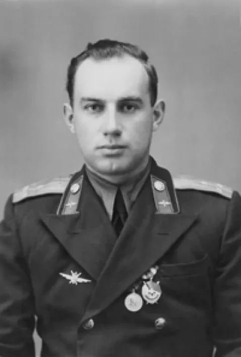 Вадим Шмелёв — лётчик-планерист.