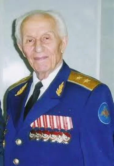 Виктор Лавский — Советский военный, летчик, штурман