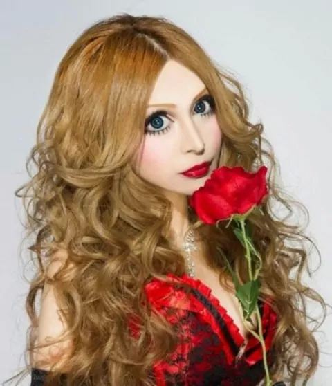 Ванилла Шамю — Японская певица и модель
