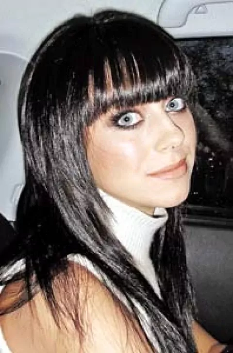 Наталья Фриске — певица, участница группы "Блестящие", младшая сестра Жанны Фриске.