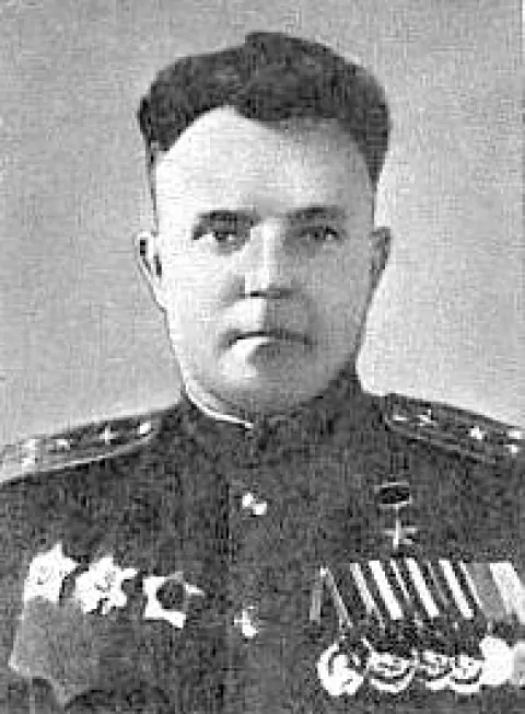 Павел Крюков — Летчик истребитель