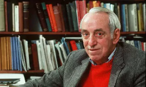 Джеймс Тобин — Американский экономист, Премия памяти Нобеля по экономике, 1981 г.