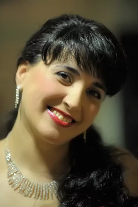 Анна Кикнадзе — Оперная певеца меццо-сопрано, солистка Мариинского театра.