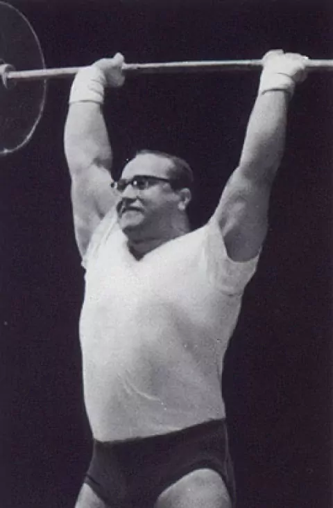 Юрий Власов — оветский спортсмен (тяжелая атлетика),заслуженный мастер спорта (1959), публицист