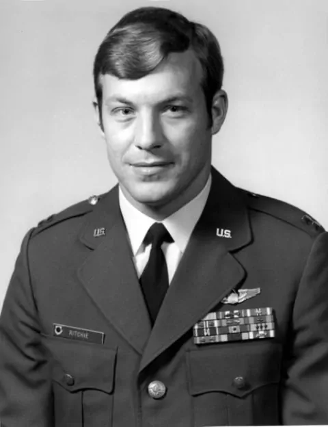 Ричард Стивен Ритчи — Офицер военно-воздушных сил США