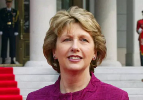 Мэри Макэлис — президент Ирландии