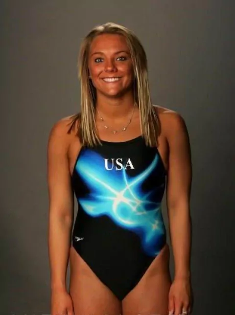 Келси Бриант — спортсменка попрыжкам в воду и синхронные прыжки, участница Олимпиады 2008