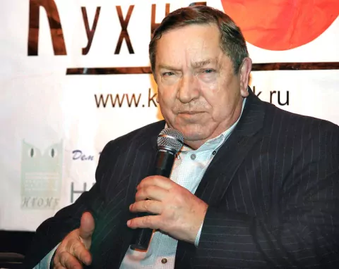Иван Индинок — глава администрации Новосибирской области с 1993 по 1995 год.