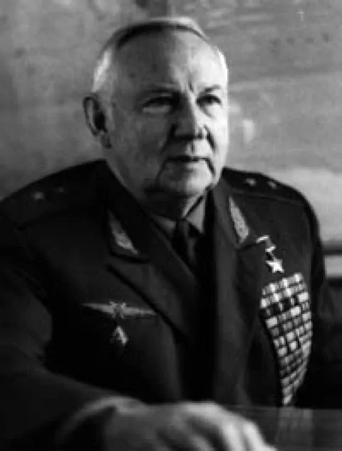 Борис Еремин — Генерал-лейтенант авиации в отставке. Герой Советского Союза.