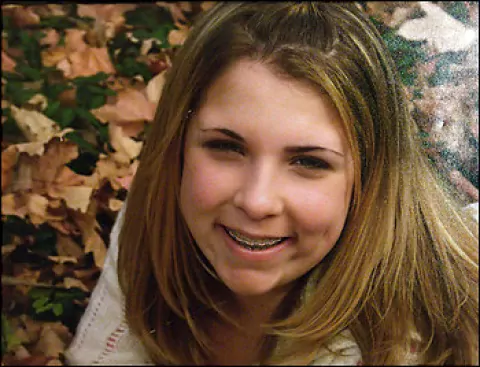 Меган Мейер — Подросток-самоубийца, жертва травли в сети Интернет