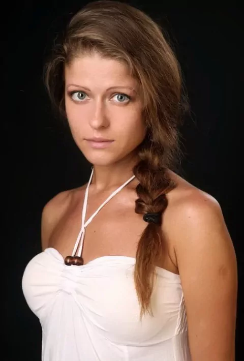 Антонина Комиссарова — Российская актриса.