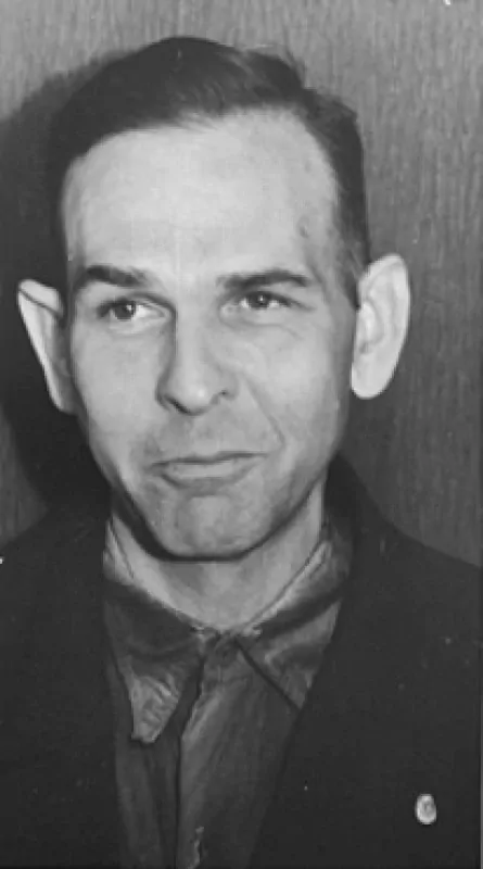 Амон Гет — Гауптштурмфюрер СС и комендант нацистского концентрационного лагеря в Плашуве