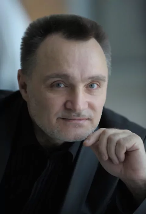 Виктор Луцюк — Оперный певец тенор, солист Мариинского театра.