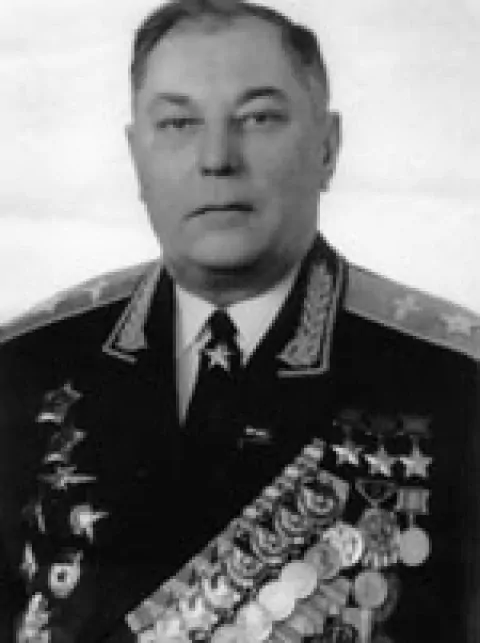 Александр Покрышкин — летчик-ас, трижды Герой Советского Союза, русский военачальник
