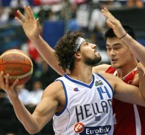 Лазарос Попандопуло — Греческий баскетболист, центровой сборной Греции