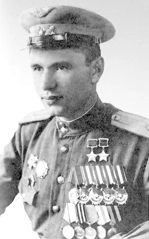 Николай Скоморохов — летчик истребитель, генерал-полковник авиации, Герой Советского Союза.