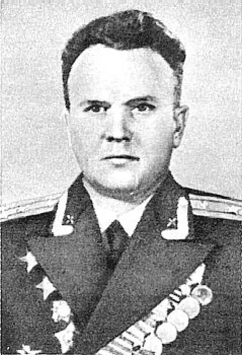 Николай Шульженко — Летчик  истребитель