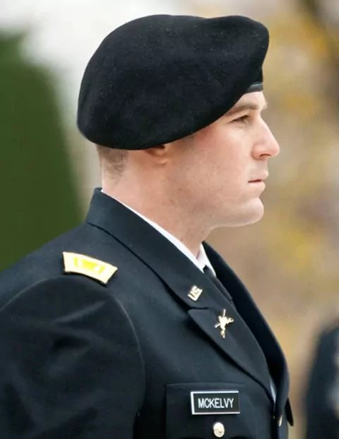Кристофер МакКелви — Лейтенант армии США
