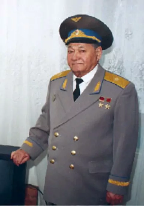 Талгат Бегельдинов — Летчик-штурмовик, дважды Герой Советского Союза