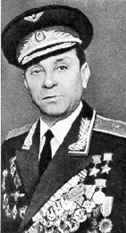 Кирилл Евстигнеев — летчик истребитель, гвардии генерал-майор авиации, Герой Советского Союза.
